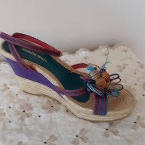 Womens heeled sandal.